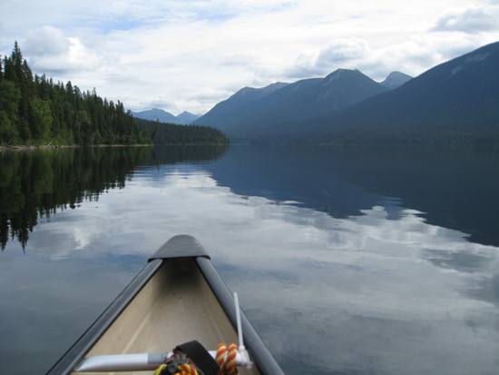 Canoe Tour Bowron Lakes canoeing the lake