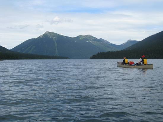 Canoe Tour Bowron Lakes lake and mountains